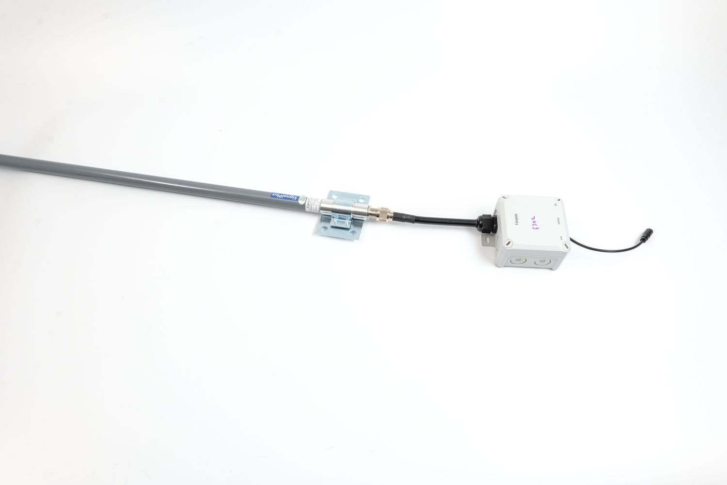 LoRa-Repeater im IP65-Outdoor-Gehäuse mit Antenne